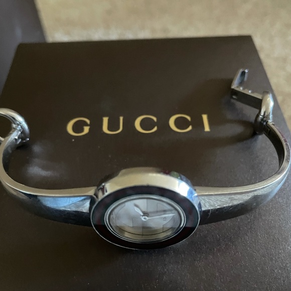 COPY - Authentic Gucci Interchangeably Watch - Picture 1 of 7